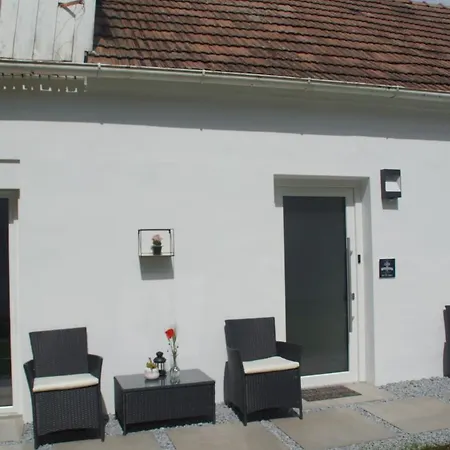 Kirschbluetenappartements Breitenbrunn am Neusiedler See Extérieur photo