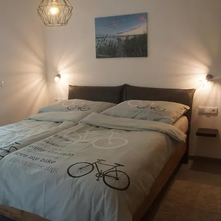 Kirschbluetenappartements Breitenbrunn am Neusiedler See Extérieur photo